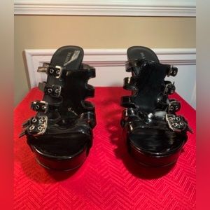 Franco Sarto Shoes “Asset” Color: Black 9M Leather Upper New Slight peel in shoe